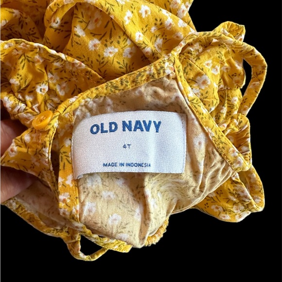 Old Navy Ruffle Tank top - Little Girls 4t - Picture 3 of 4